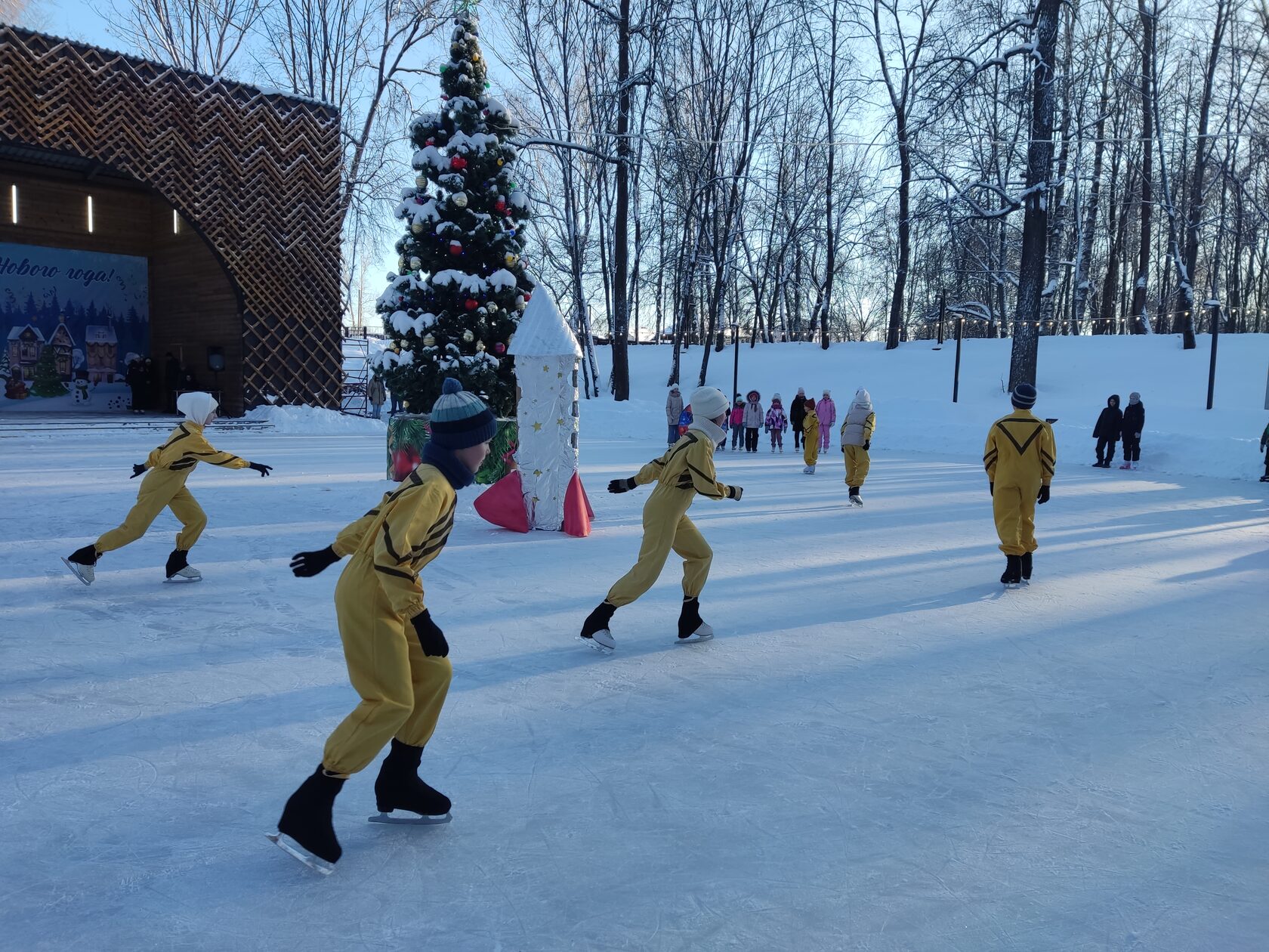 Анна щербакова ои 2022. Камила валиева аксель. Камила валиева фигуристка. Камила валиева фигурное катание 2022. Камила валиева олимпиада 2022.