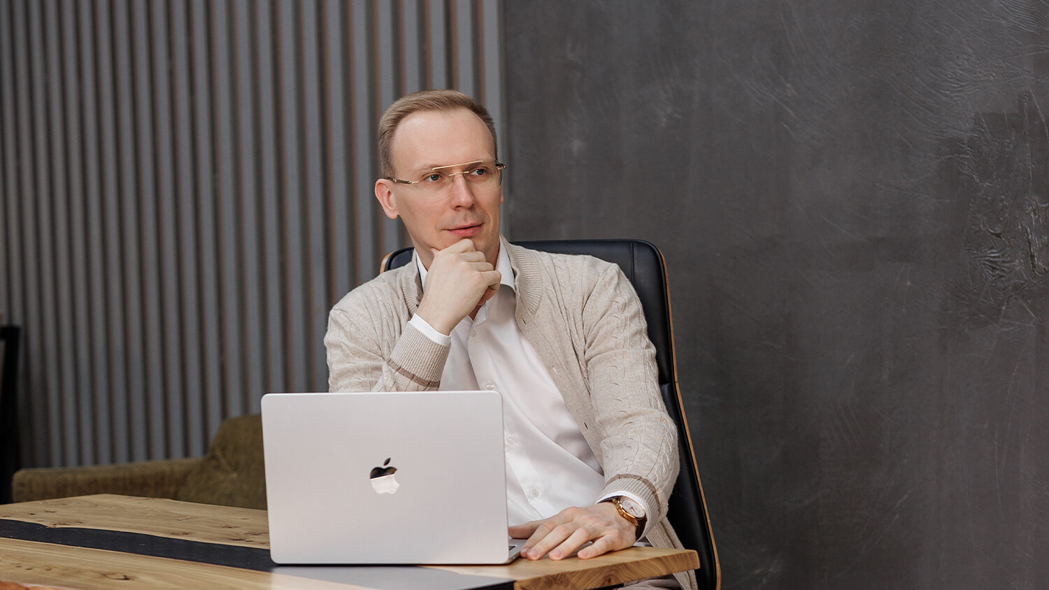 Тайм-менеджмент – искусство управления временем. Революционные стратегии для вашей эффективности. Михаил Скрипник