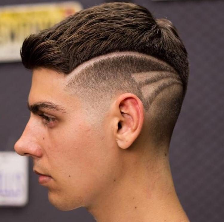 топ ган парикмахерская москва. барбер екатерина chopper барбершоп. парикмахерская для мужчин.