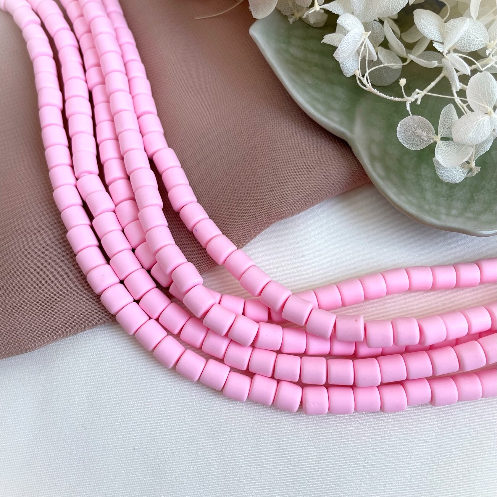 Груша гвидон. Розовый бочонок. Розовый бочонок. Груша осенняя розовый бочонок. Розовая груша.