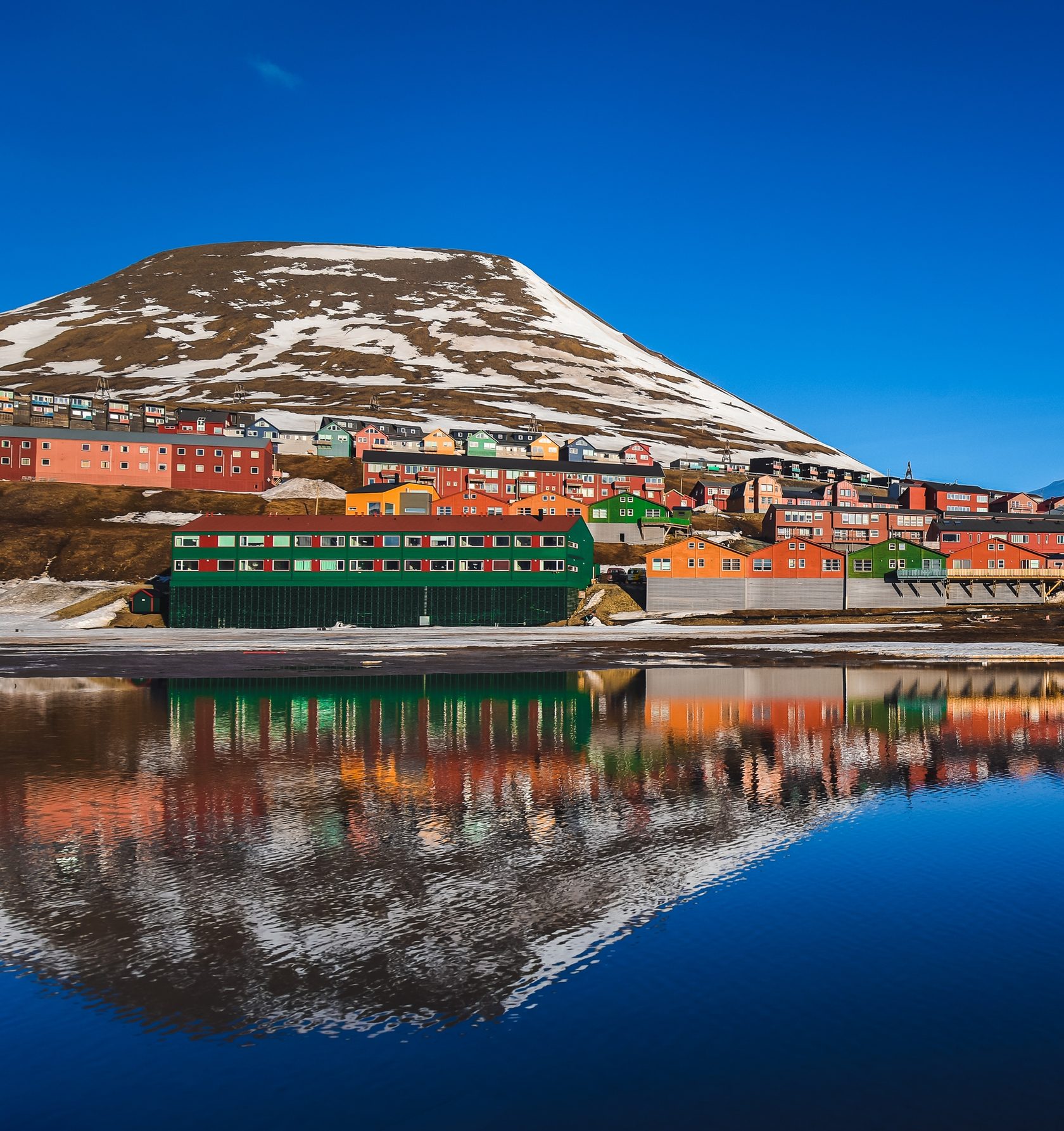 Longyearbyen. Лонгйир, Шпицберген, Норвегия. Лонгйир Longyearbyen Норвегия. Поселение Лонгйир.