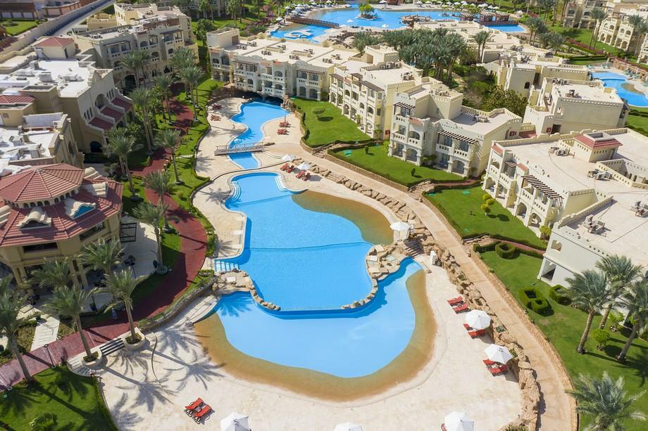 Египет, Шарм-Эль-Шейх Отель:Rixos Sharm El Sheikh 5* Зона  бассейна  у главного ресторана