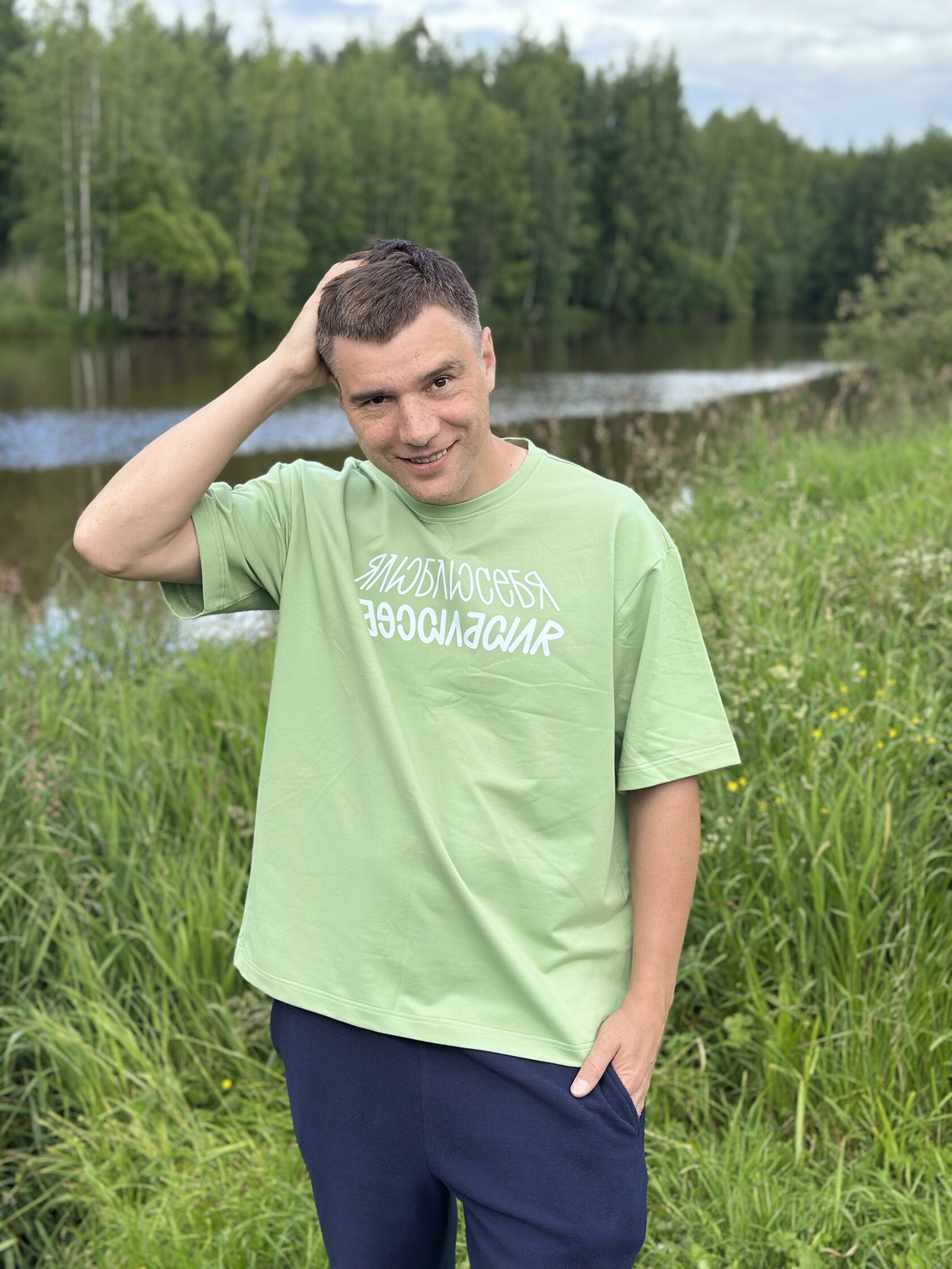 футболка зеленая оливковая