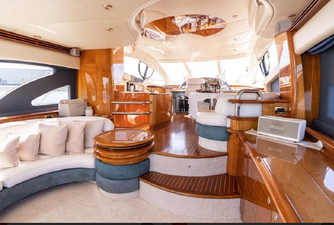 Яхта Azimut 55 — фото 2 для аренды в СПб
