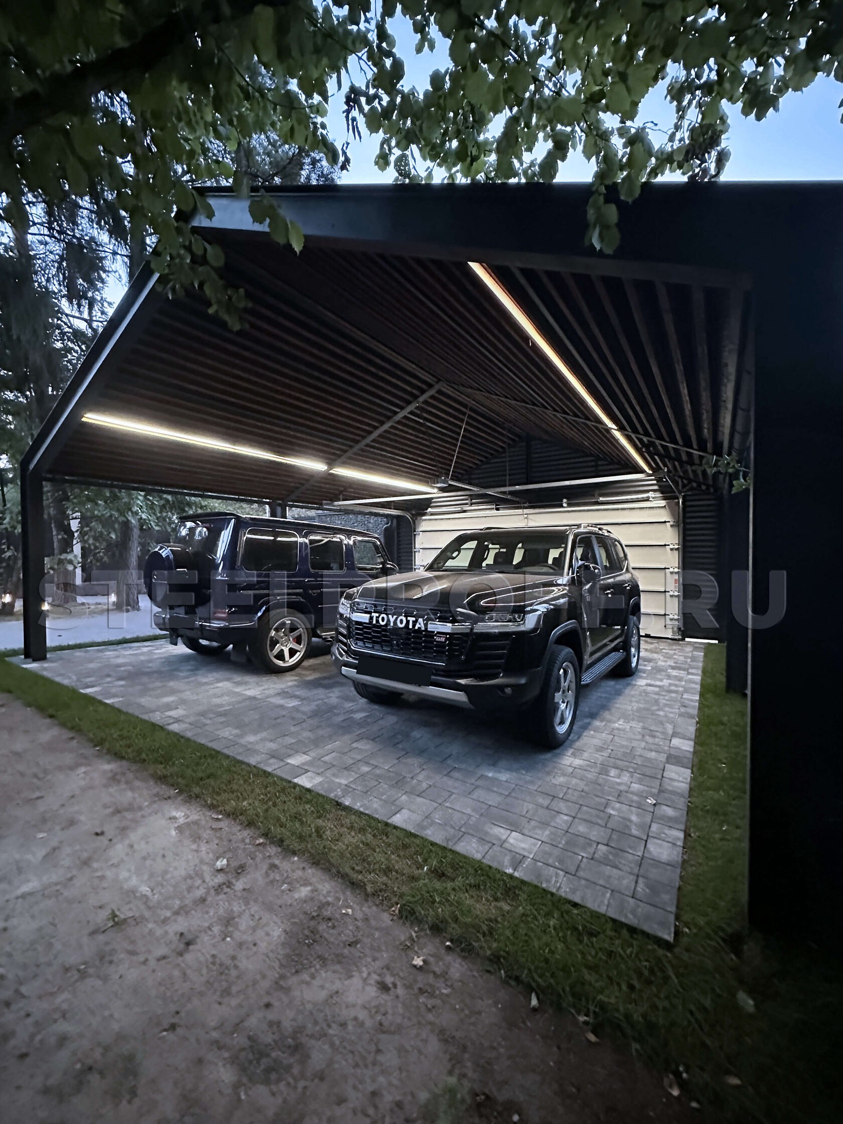 двускатный навес