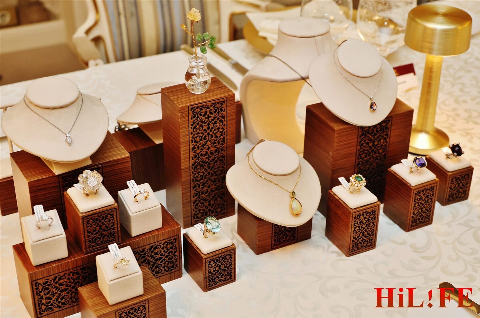 диамантени бижута от Fortuna Jewelry представени на елегантната вечер на Великолепната Жена