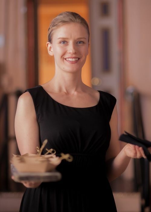 How to Hire a Waitress in LA Julia Valler Event Staffing