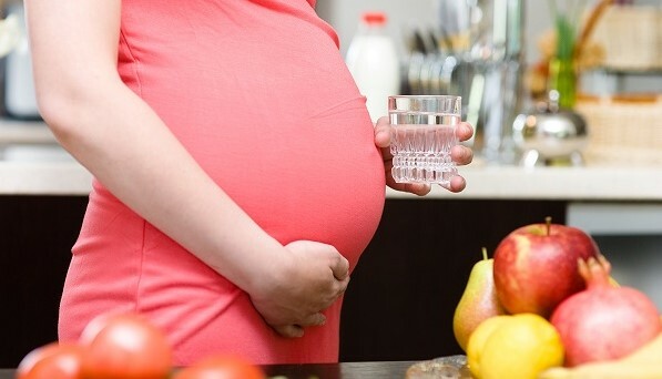 Какую воду пить при беременности?