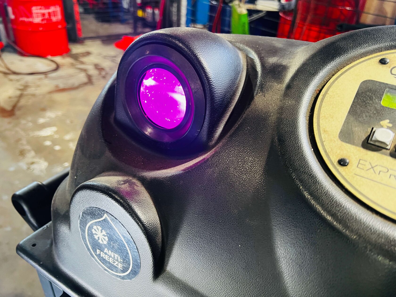 Заменили антифриз установкой