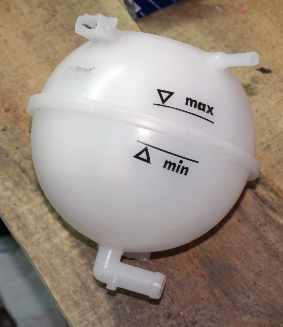 Датчик уровня охлаждающей жидкости G32 VAG