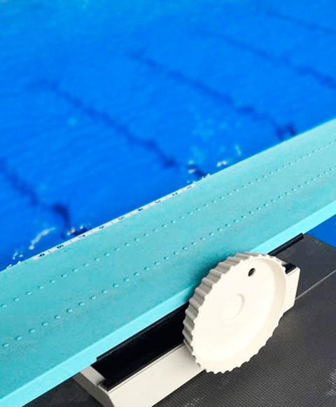 trampliny-duraflex-dlya-pryzhkov-v-vodu-dlya-basseyna