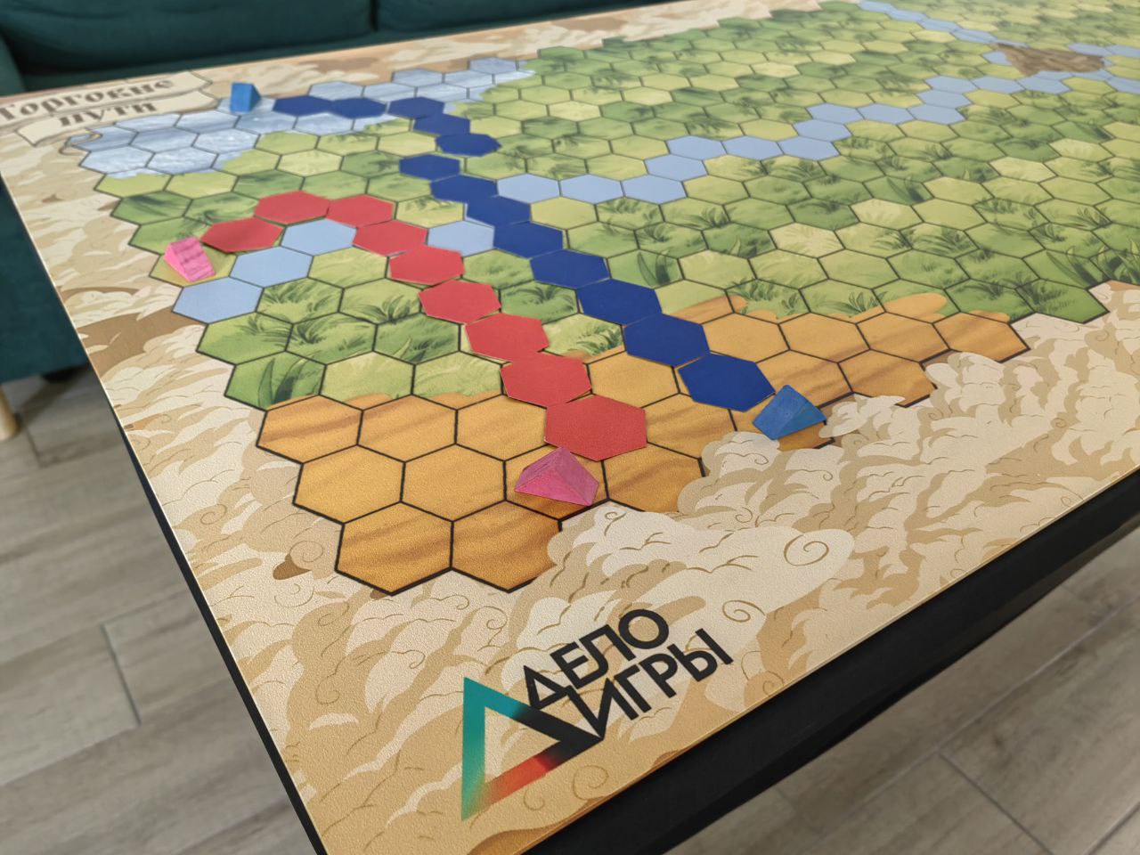 Игровое поле с логотипом Дело игры