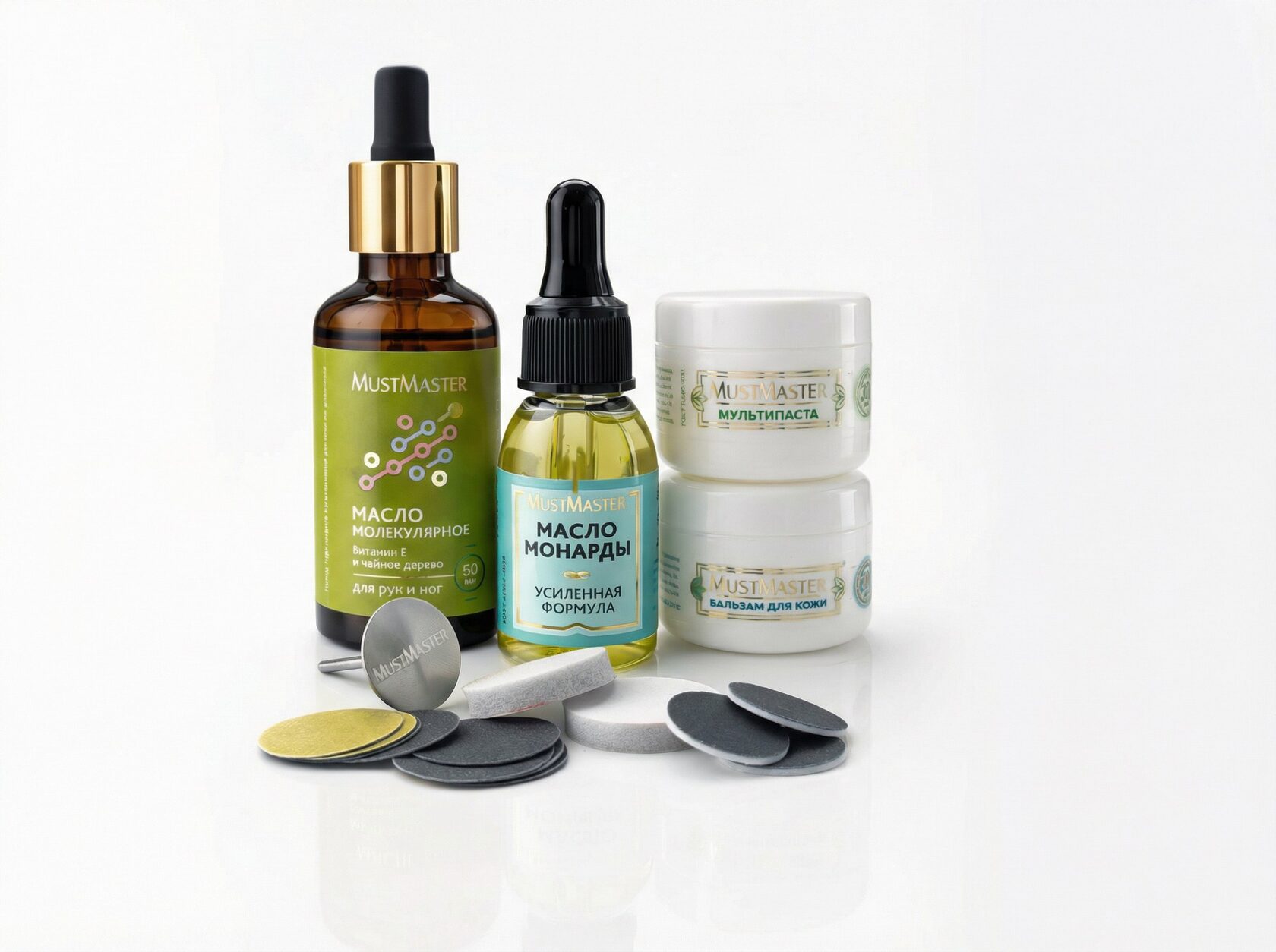 Рабочий стол мастера педикюра с дисками, файлами и маслом MustMaster