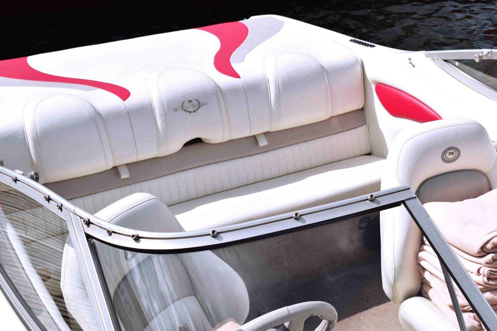 Аренда катера Stingray СПб - забронировать прогулку