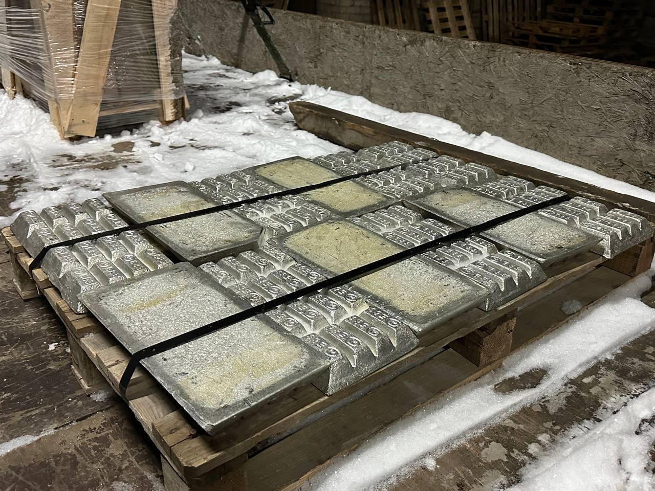 Баббит Б83 оловянный в чушках ГОСТ 1320-74 отгрузка 200 кг