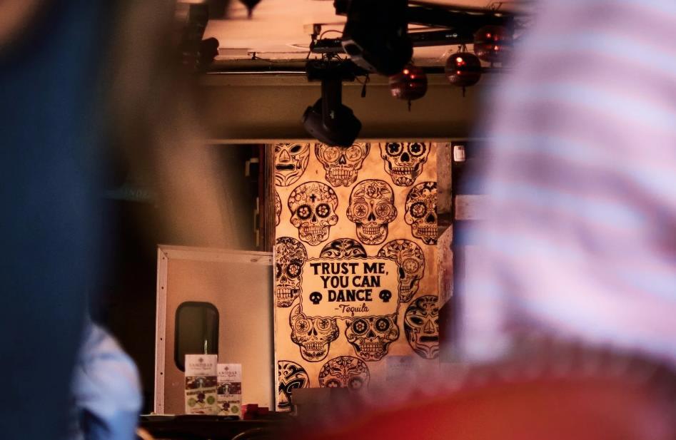 Сарказм — вирус сознания. Как его распознать и лечить?