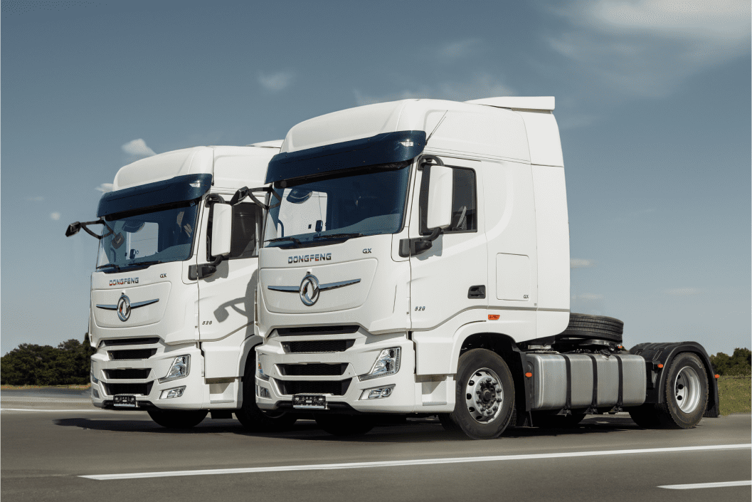 Два тягача Dongfeng