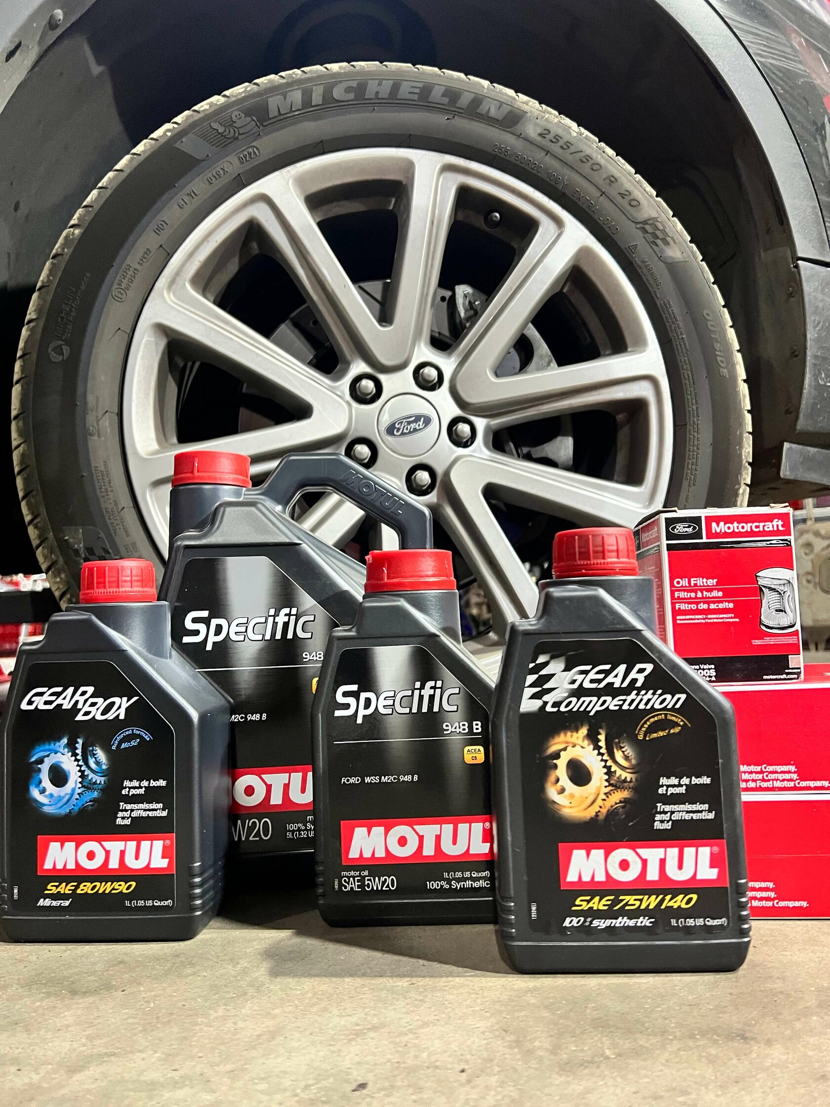 Motul в коробку автомат. Масло в коробку мотюль. Масло АКПП мотюль. Motul замена масла в АКПП.