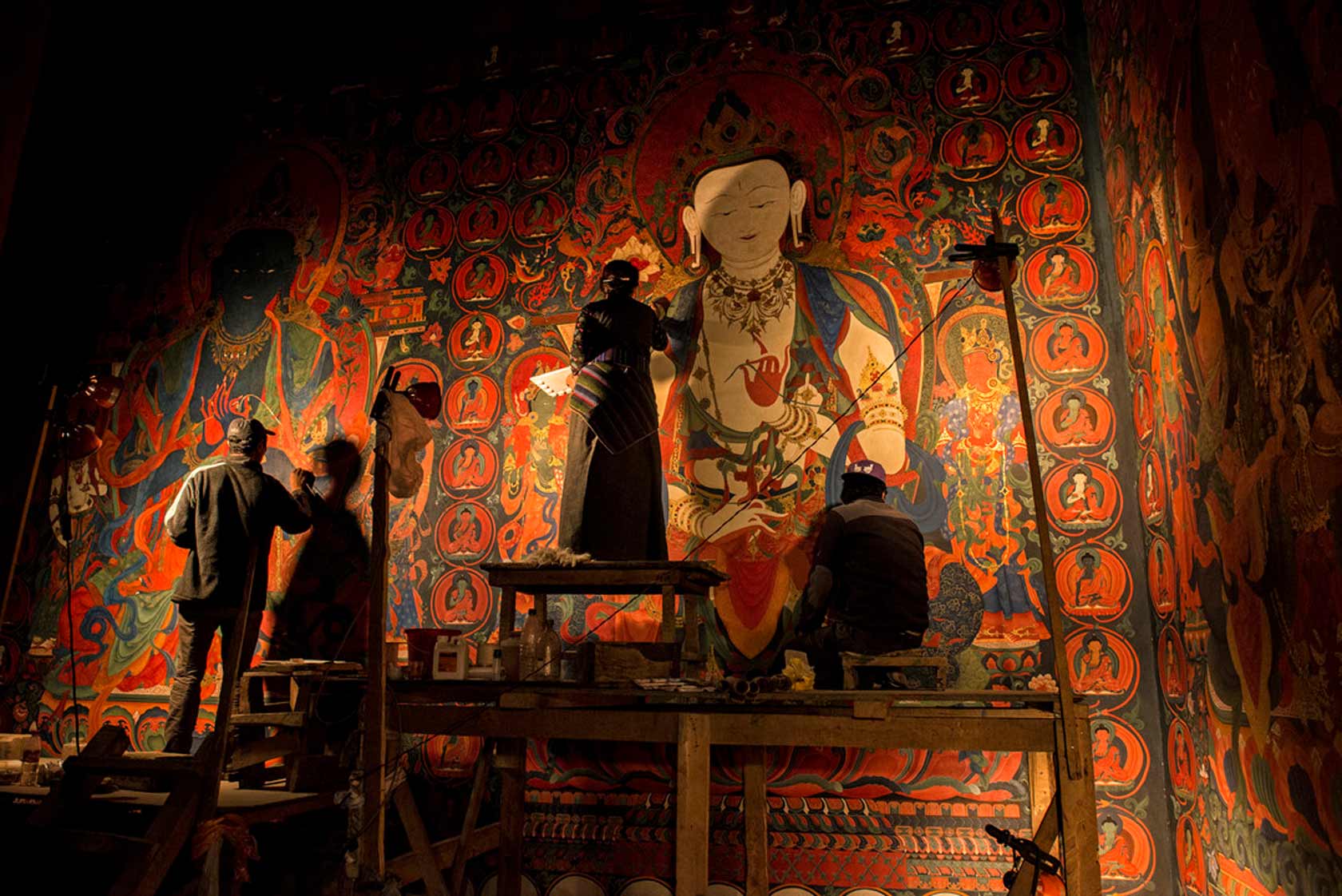 Реставрация настенной росписи XV века в дукханге Тубчен Гомпы в Ло-Мантанге: работа с оригинальным живописным слоем на восточной стене монастыря