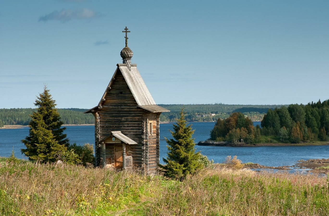 Церковь на белом море. Кереть часовня Варлаама. Деревня Кереть Карелия. Деревня Кереть Лоухский район. Северная Карелия Лоухский район.