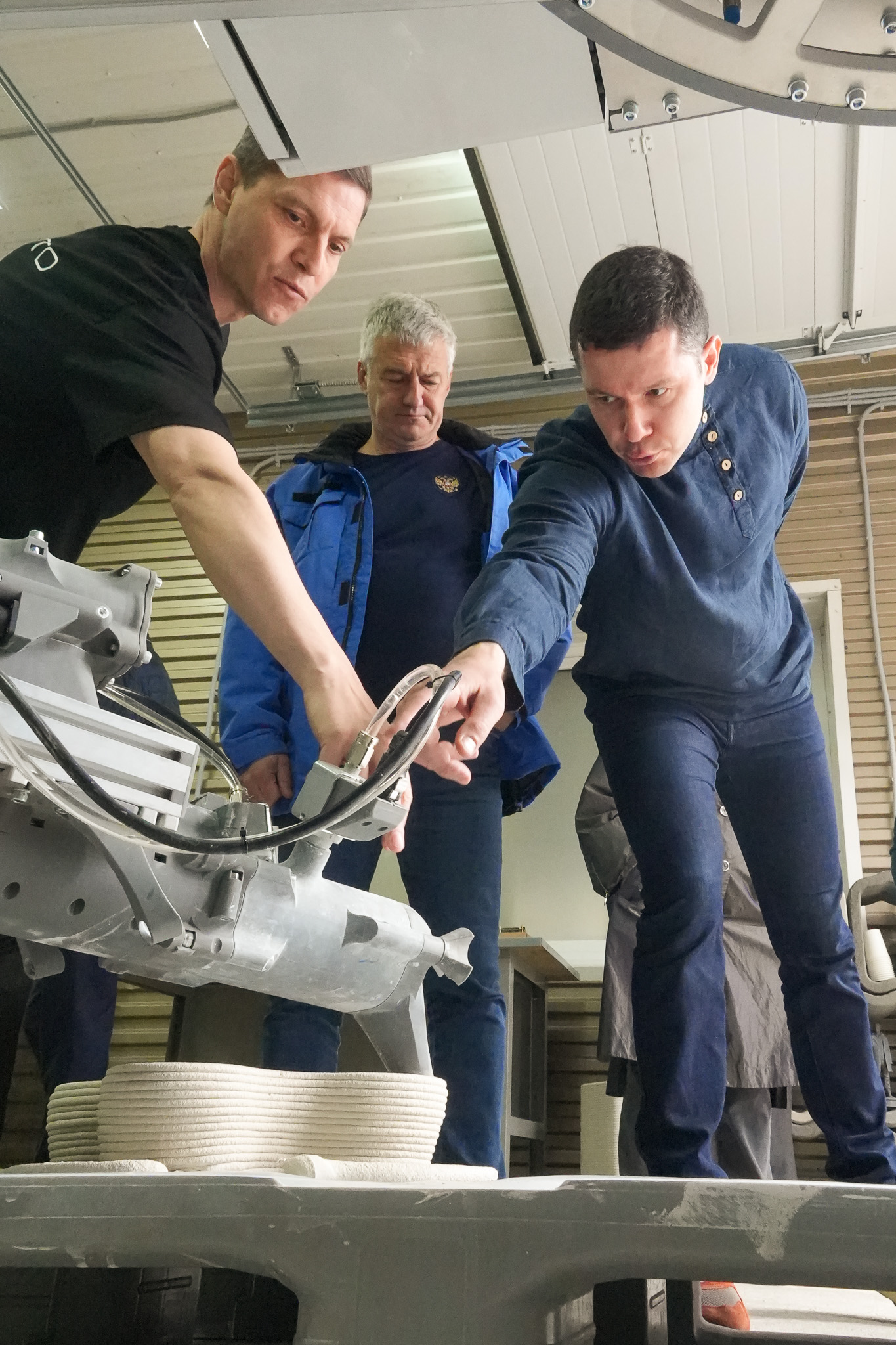 Алексей Розов презентует свою разработку Главе Минпромторга РФ, Антону Алиханову