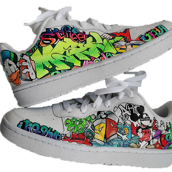 Кастомные кроссовки – это не просто обувь, это настоящее произведение искусства! Они не только выглядят стильно и модно, но и подчеркивают индивидуальность своего владельца. Если вы хотите выделиться из толпы и привлечь внимание окружающих, то кастомные кроссовки – идеальный выбор для вас. Мы предлагаем вам широкий ассортимент кроссовок, которые можно кастомизировать на ваш вкус. Вы можете выбрать любой дизайн, который подходит именно вам, и мы с радостью воплотим его в жизнь. Мы используем только качественные материалы и краски, чтобы результат был долговечным и ярким. Не упустите возможность стать обладателем уникальных кроссовок, которые будут привлекать взгляды окружающих и подчеркивать вашу индивидуальность. Закажите кастомные кроссовки уже сегодня и наслаждайтесь вниманием окружающих каждый день!