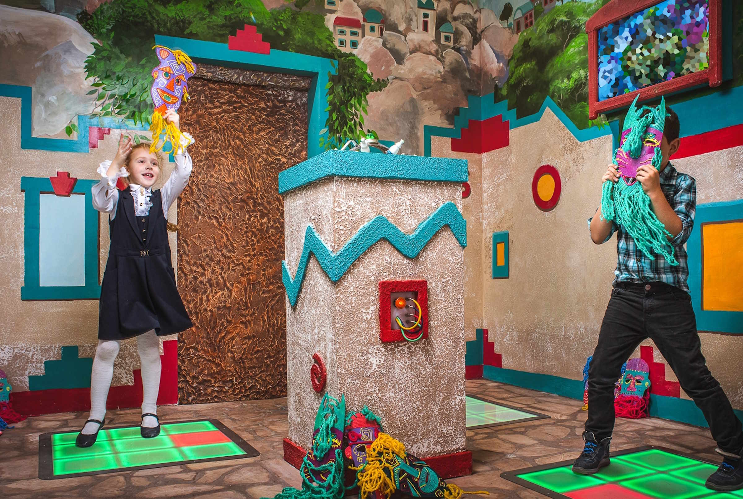 День рождения 10 лет девочке где отметить: дети проходят яркий квест в игровой комнате в Москве.