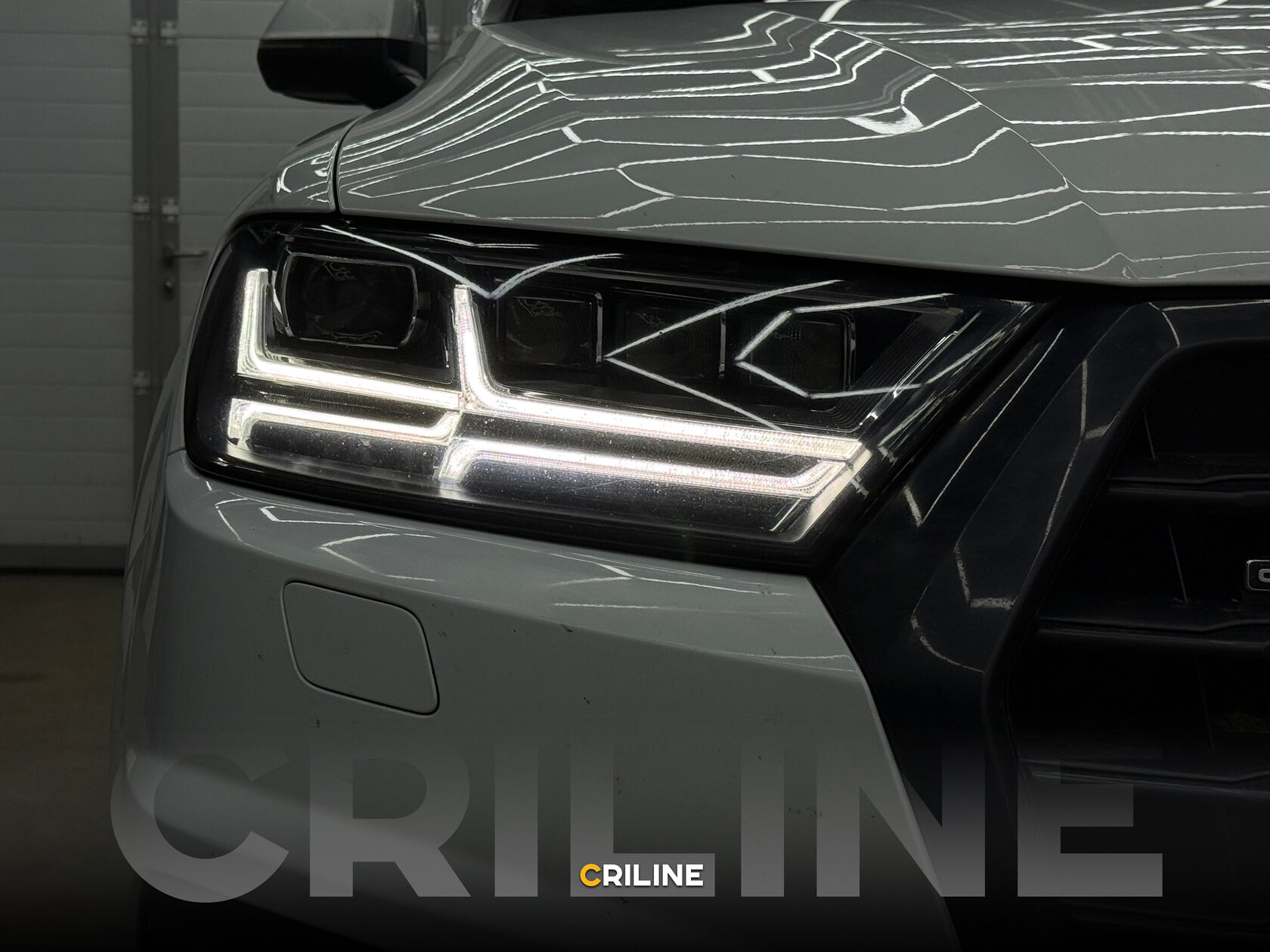 Audi Q7 4M — ремонт реснички ДХО