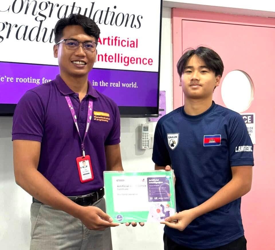 Algorithmics Phnom Penh student presenting the Educore AI education project
