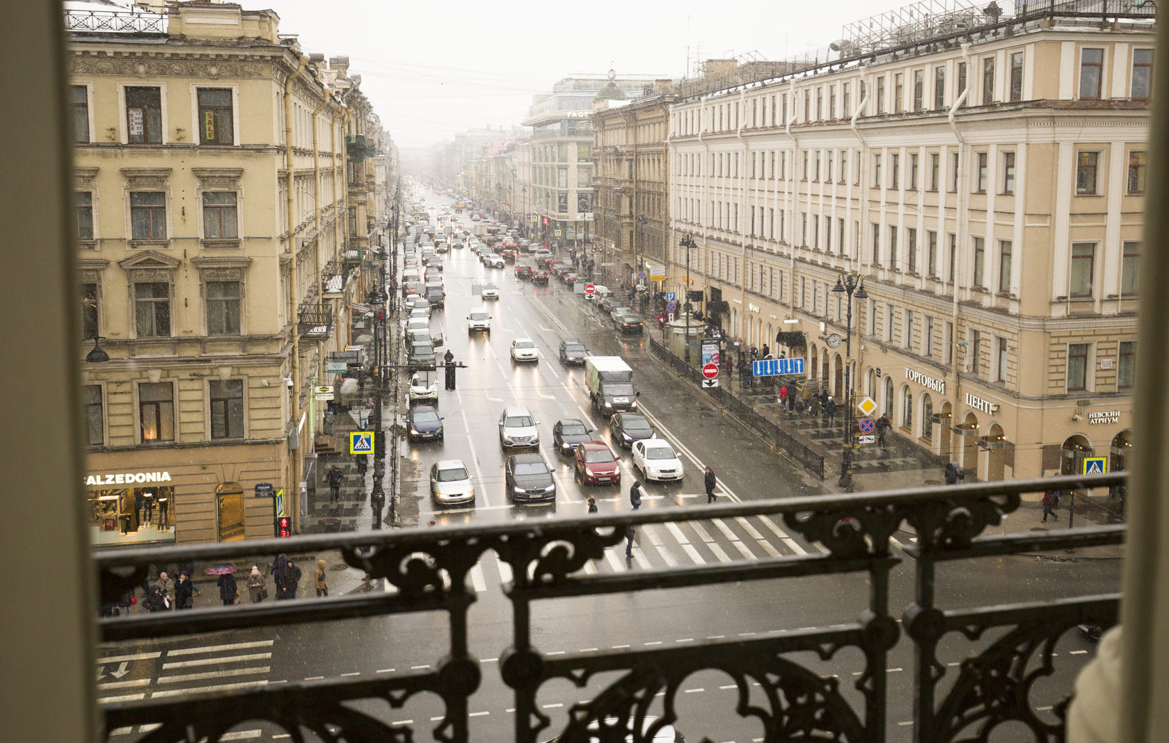 100 петербург. Невский проспект 100. Лопатин Невский 100. СПБ Невский проспект 100. Невский 100 отель Санкт-Петербург.