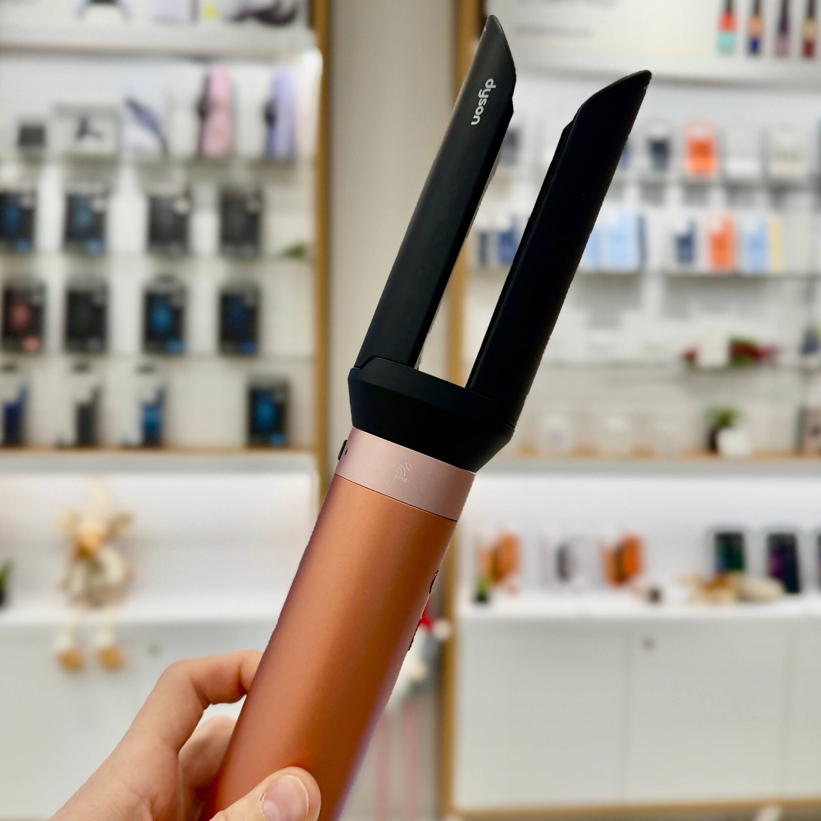 Насадка Dyson для выпрямления без термических повреждений