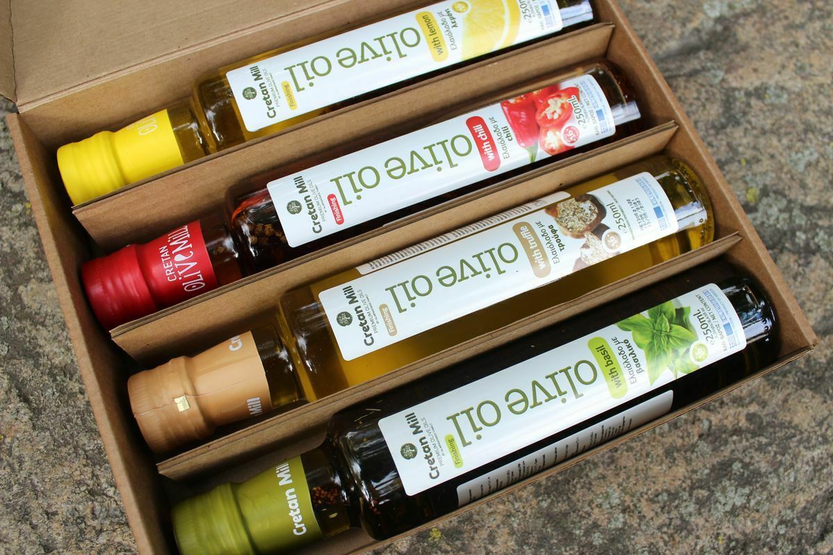 ароматные оливковые масла в подарочной коробке 