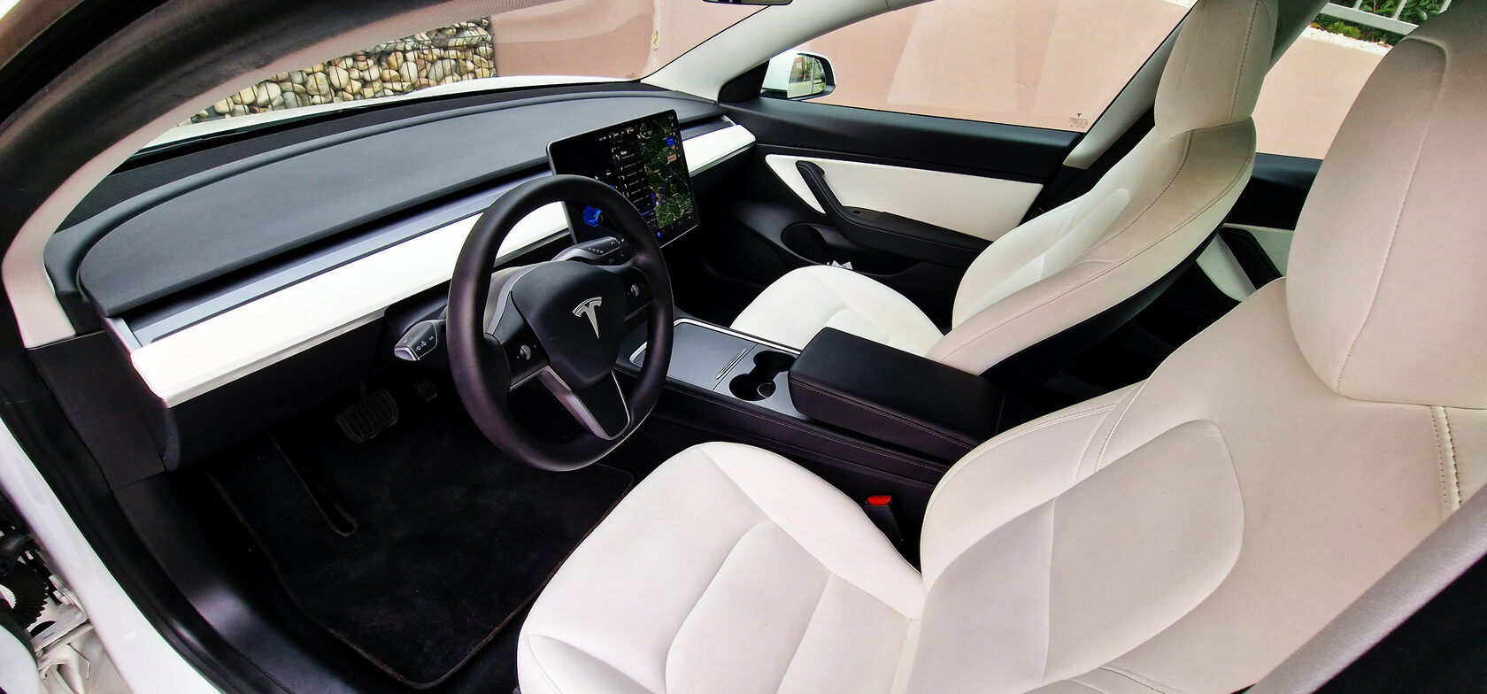 a rented car Tesla Model 3: interior