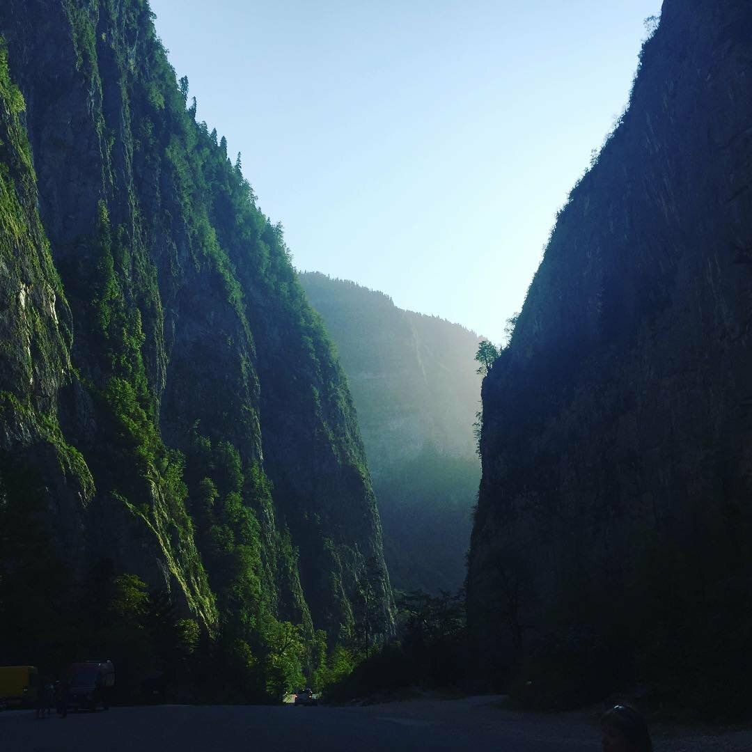 каньон в абхазии по дороге к озеру рица