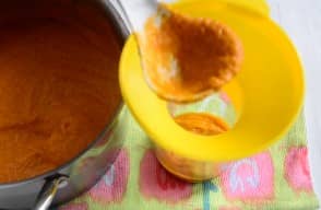 Приготовление кабачковой икры на зиму: шаг 16