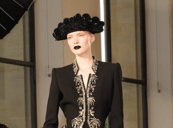 Schiaparelli Back to the Future в Париже