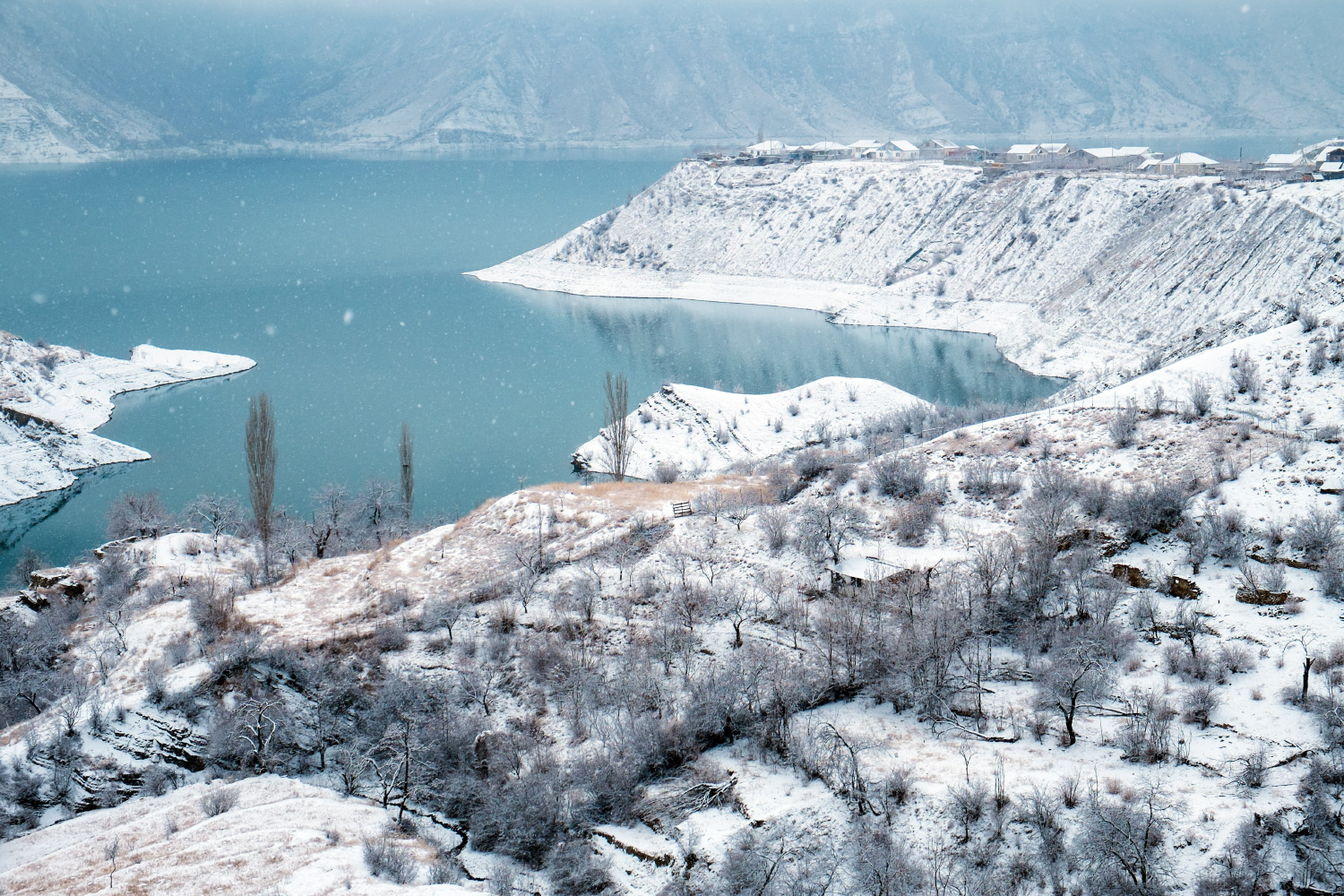 заснеженные горы дагестана