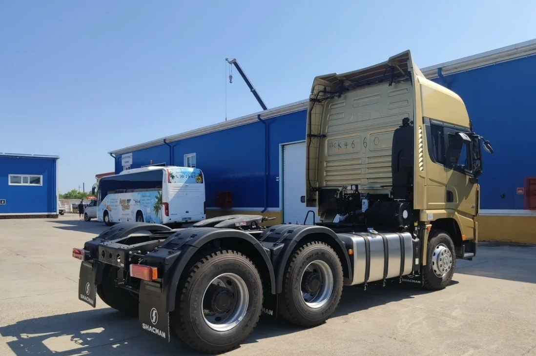 Shacman x3000 6x6. Shacman x3000 тягач. Седельный тягач Shacman 6x4 sx42584v324 x3000. Седельный тягач Шакман x3000. Шахман 3000 тягач 6x4.