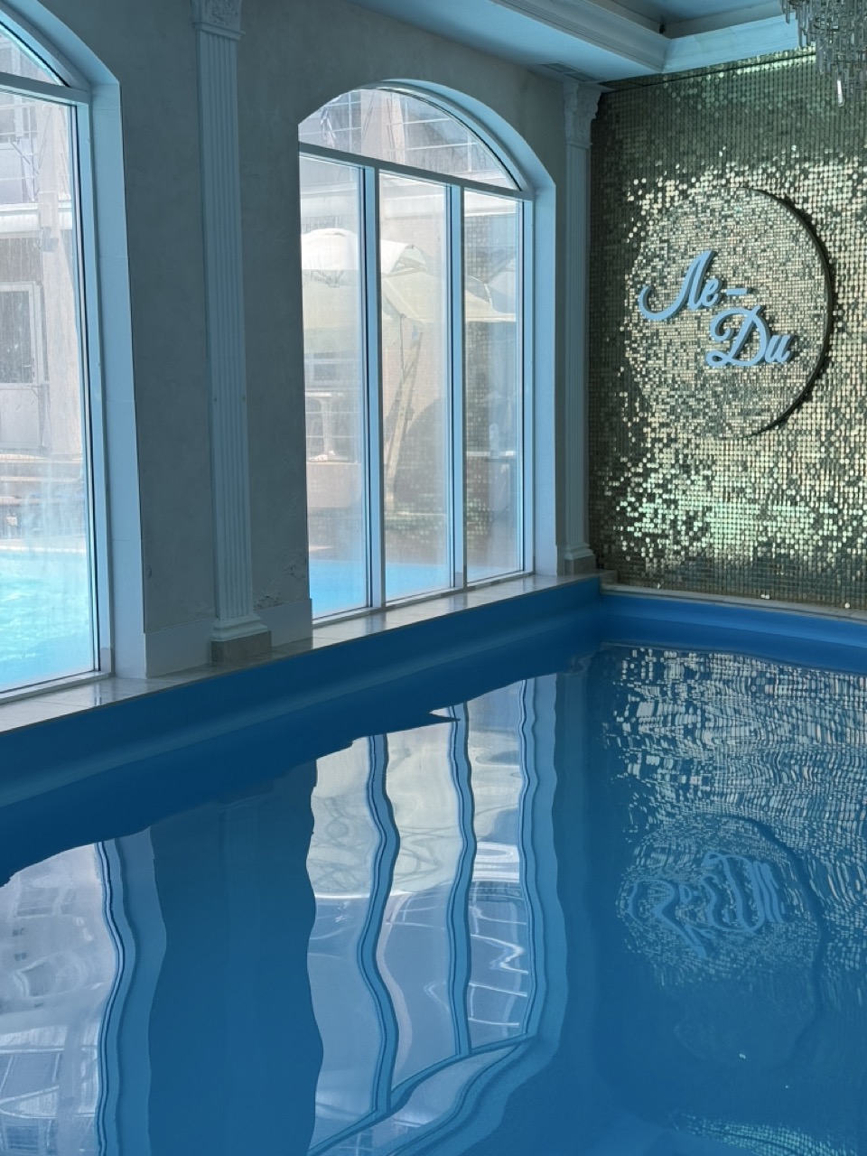 Крытый бассейн