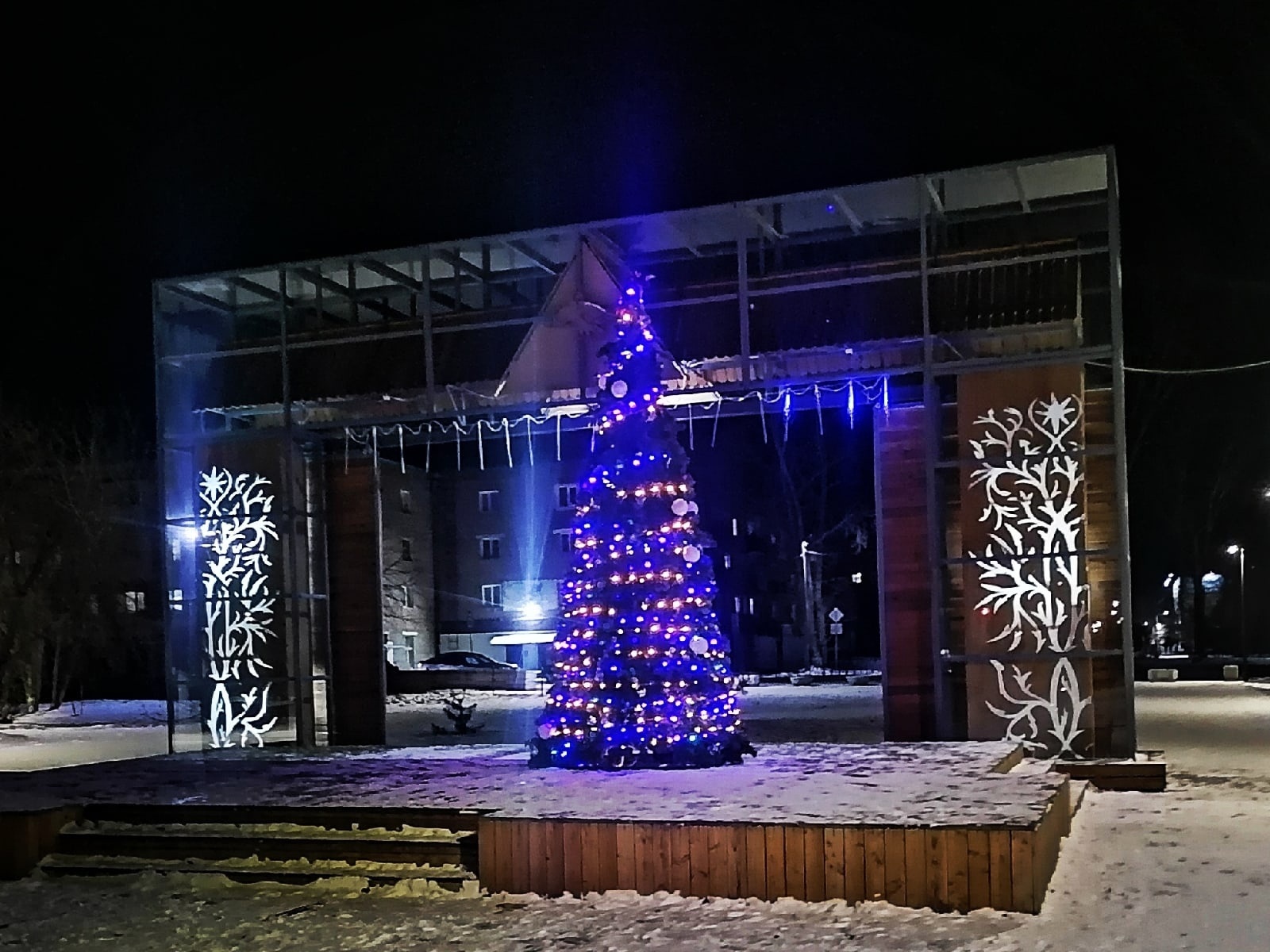 Заозерный. Городская площадь