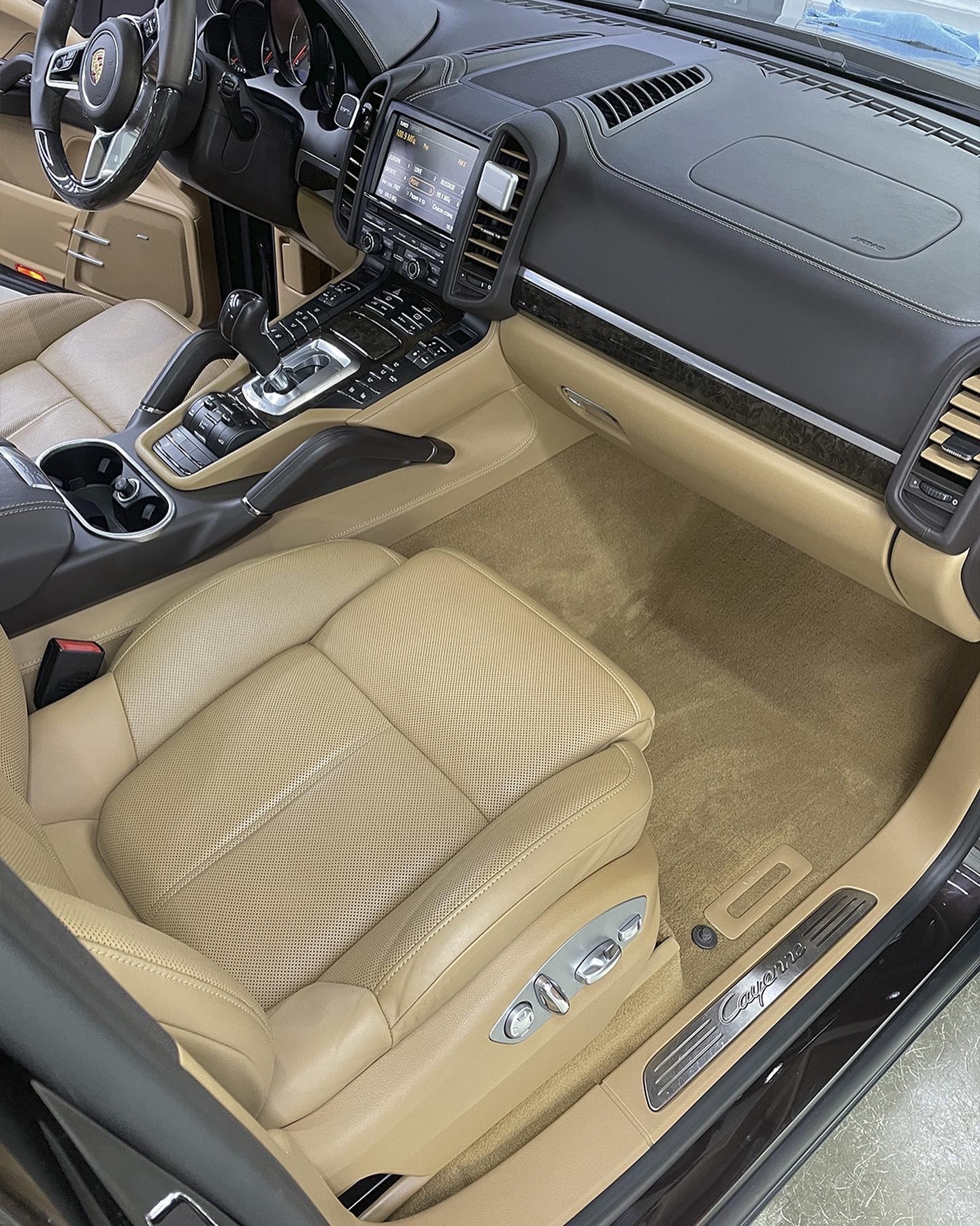 Porsche Macan после химчистки