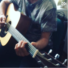 обучаю игре на акустической гитаре на дому в Екб