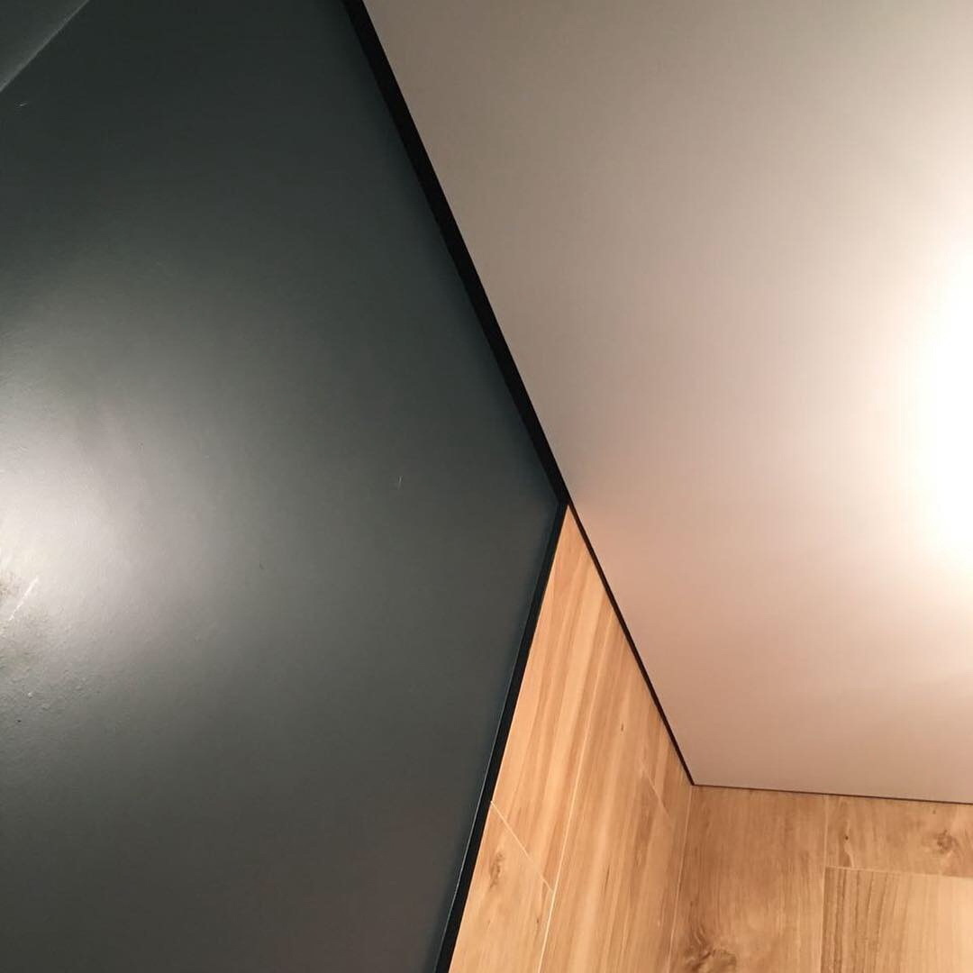 Теневые натяжные потолки Eurokraab в СПб, цена с установкой - компания "Лидер"