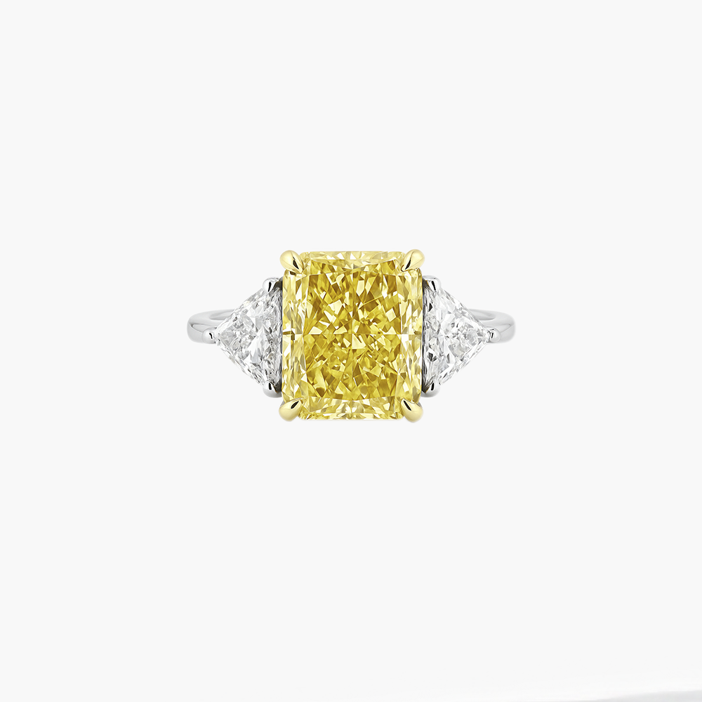 Кольцо с желтым бриллиантом огранки радиант