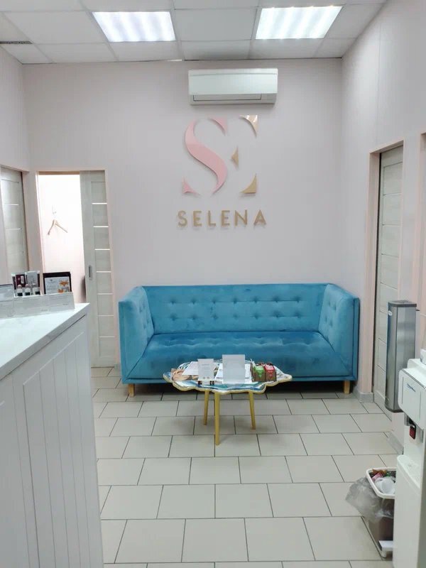 Зона ожидания в центре косметологии SELENA