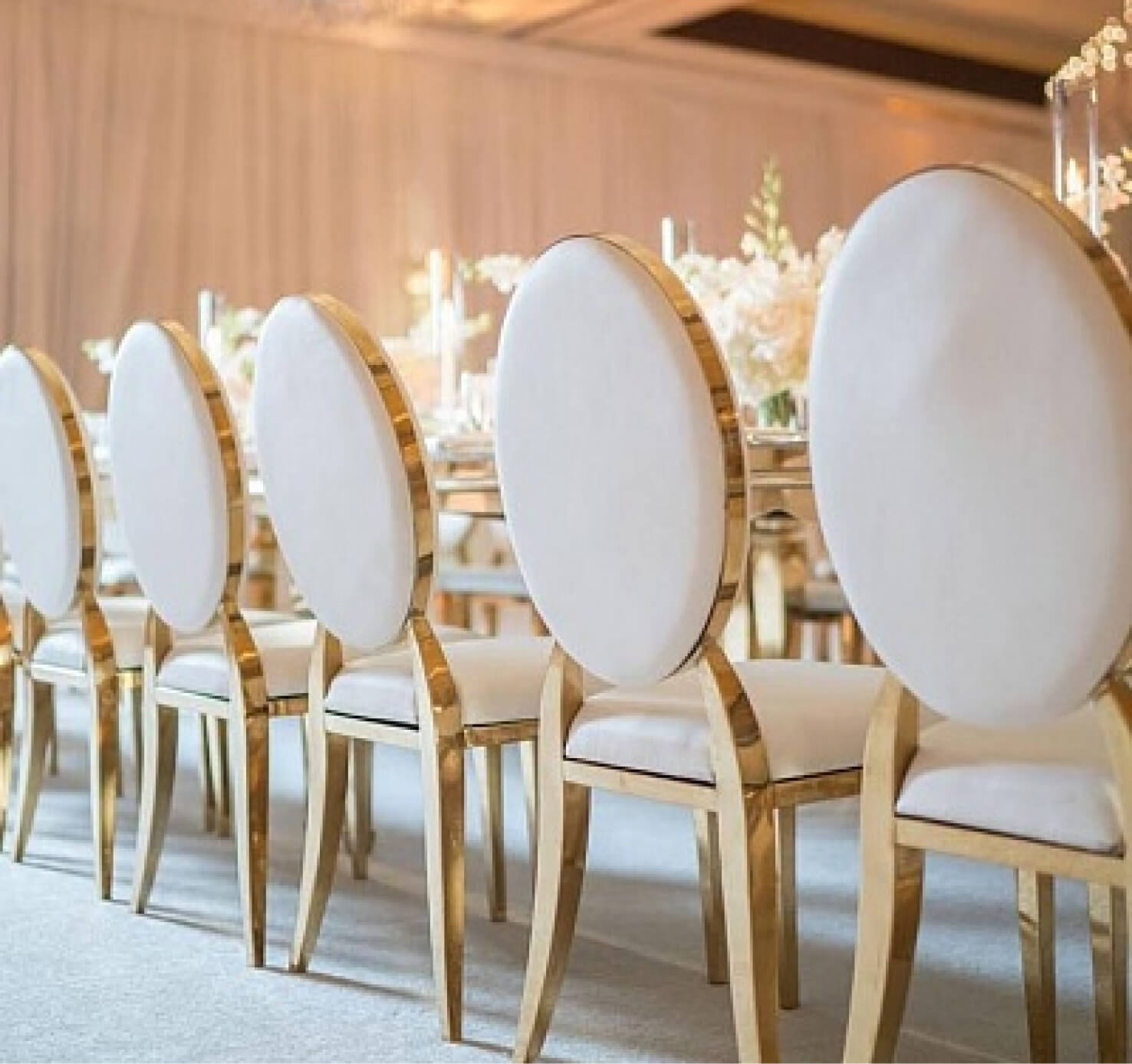 Столы и стулья для свадьбы напрокат
