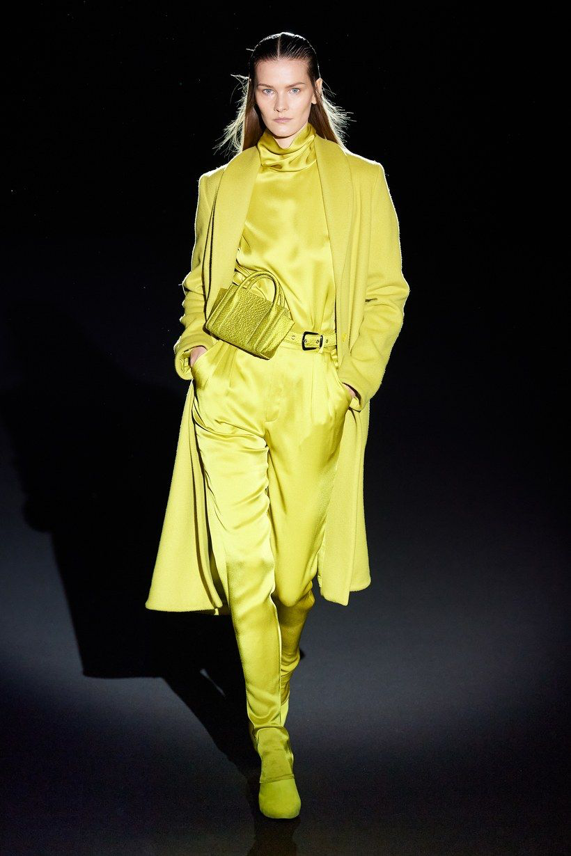 сочетание цветов в одежде желтый