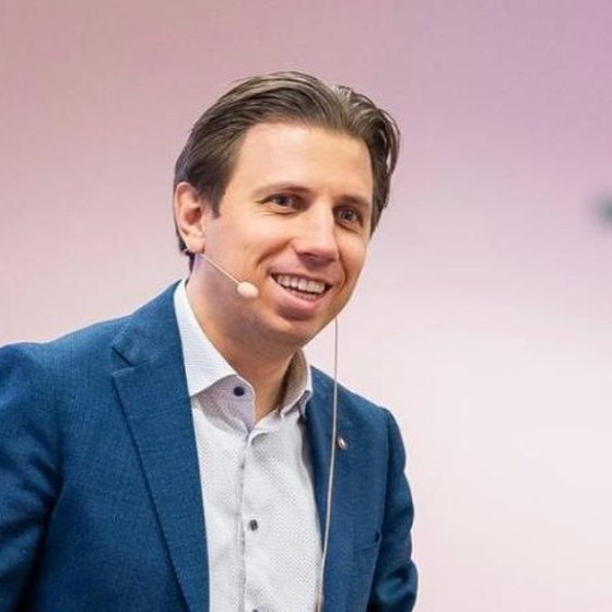 Алексей Комаров