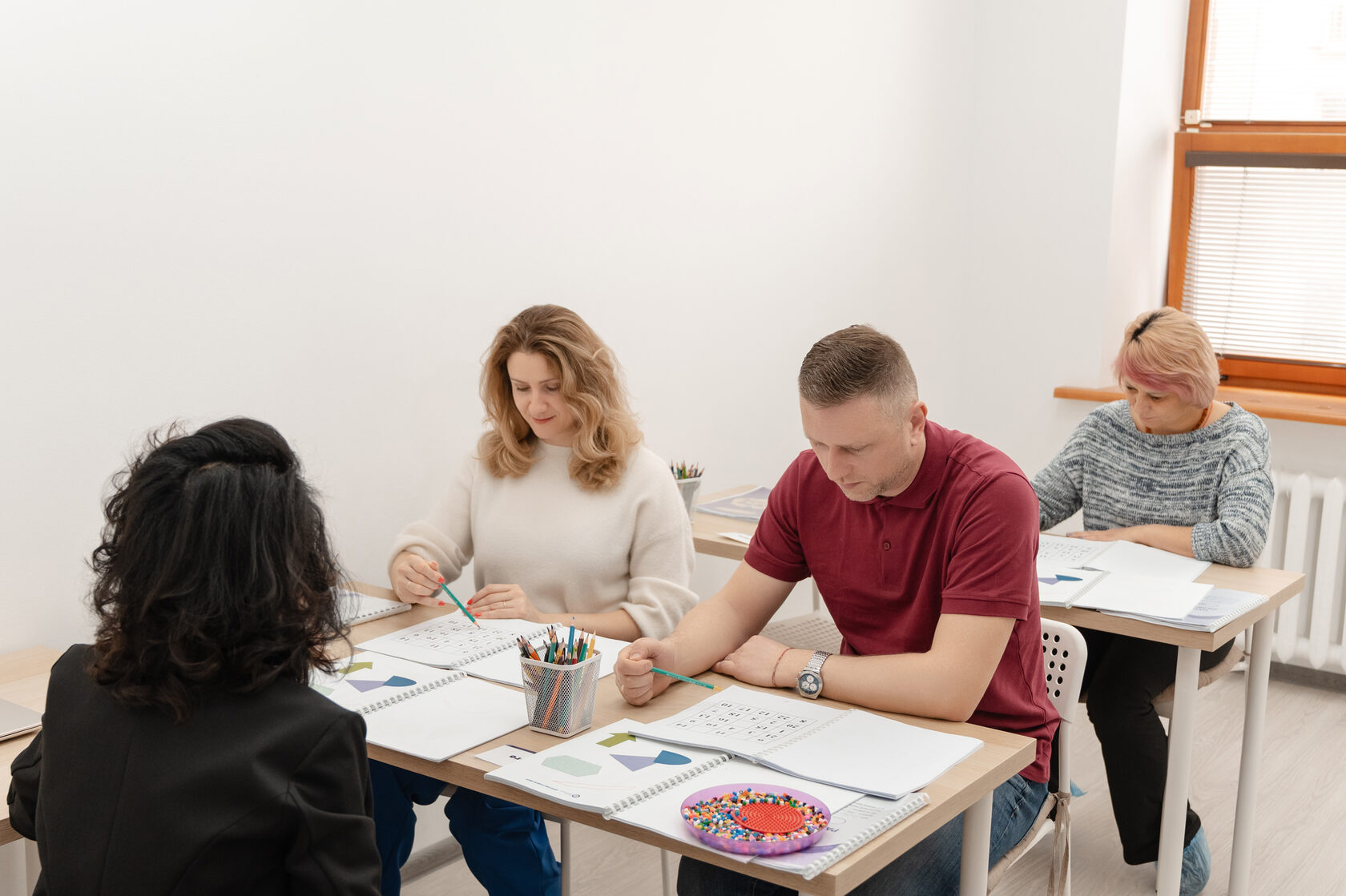 Взрослые на уроке скорочтение