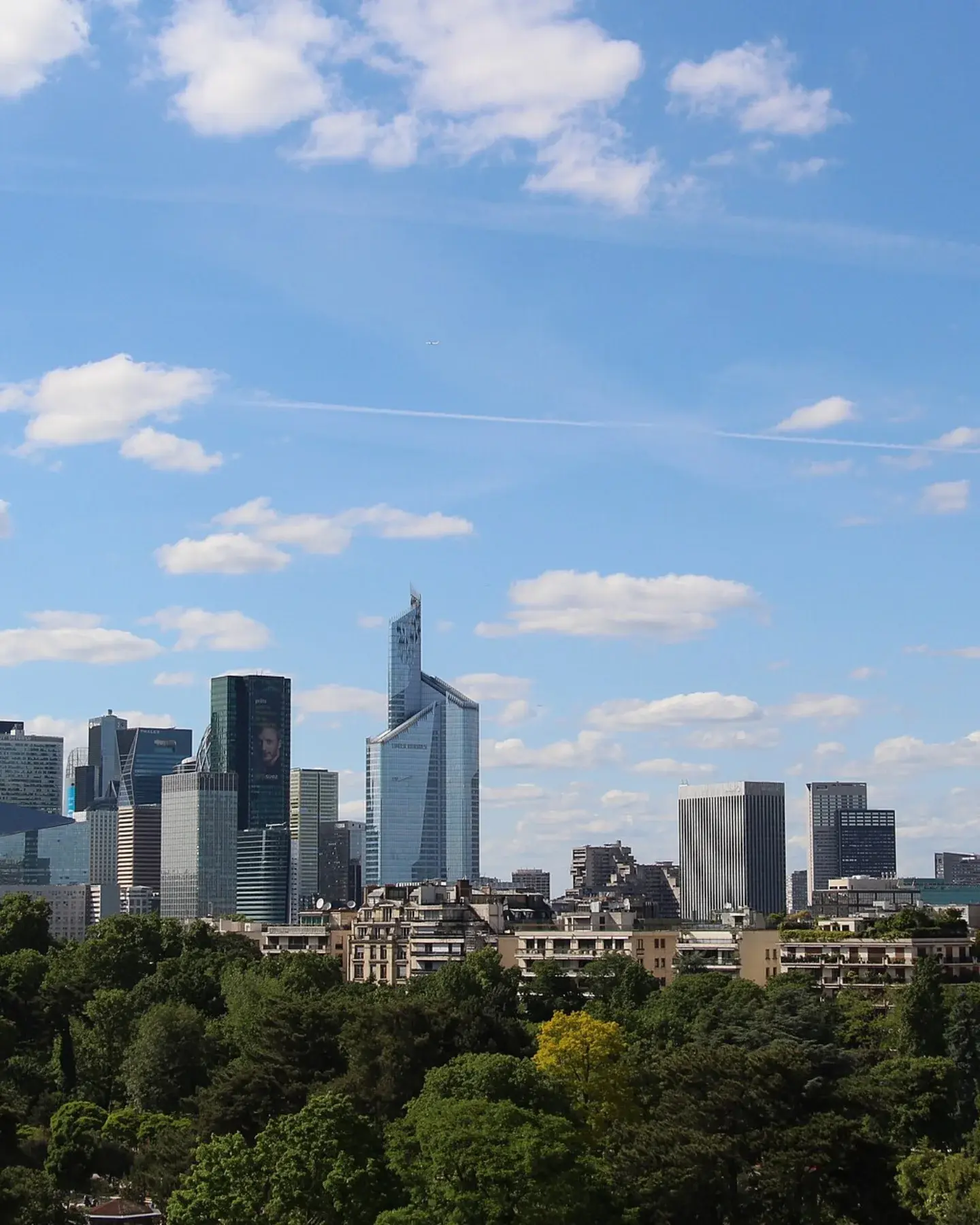 Квартал Ла-Дефанс, вид с террасы Fondation Louis Vuitton